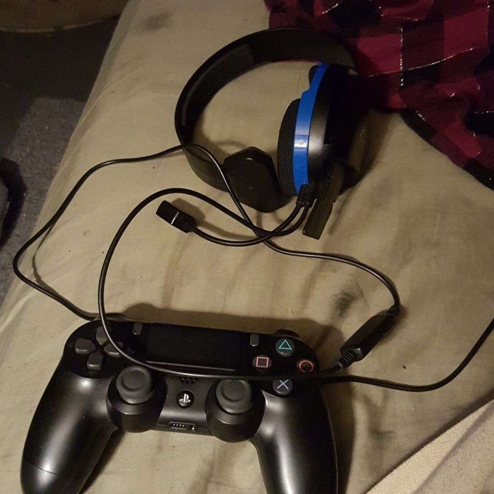 Ps4 and head set